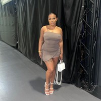 Sejak saat itu, Latiesha mulai meminta bayaran lebih dari pelanggannya. Beberapa klien sering negoisasi harga tapi biasanya Latiesha tidak menjual sebotol ludahnya kurang dari $200 atau Rp 3,6 jutaan. Foto: Instagram Latiesha Jones