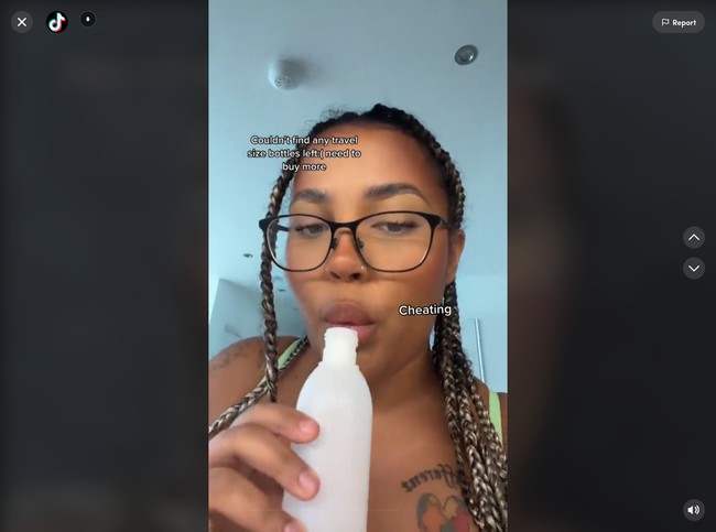 Latiesha bercerita jika ia sebelumnya bekerja di supermarket Tesco karena butuh waktu. Tapi setelah menjalaninya beberapa saat, wanita tersebut sadar bahwa gajinya tidak bisa menutupi kebutuhan. Karenanya, Latiesha beralih ke OnlyFans di mana orang-orang mulai memintanya untuk menjual air bekas mandi hingga ludah.Foto: TikTok Latiesha Jones