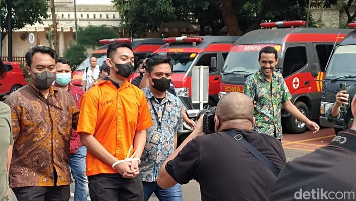 Mario Dandy dan Shane Lukas dibawa ke Dokkes Polda Metro sebelum dilimpahkan ke Kejari Jaksel
