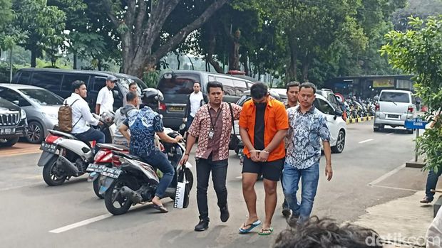 Mario Dandy dan Shane Lukas dibawa ke Dokkes Polda Metro sebelum dilimpahkan ke Kejari Jaksel