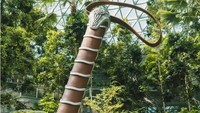 Kamu bisa juga berpose dengan patung Iron Man setinggi lima meter di pintu masuk utama Lembah Hutan Shiseido Jewel dan melihat palu Mjolnir milik Thor seukuran 3,5 meter.