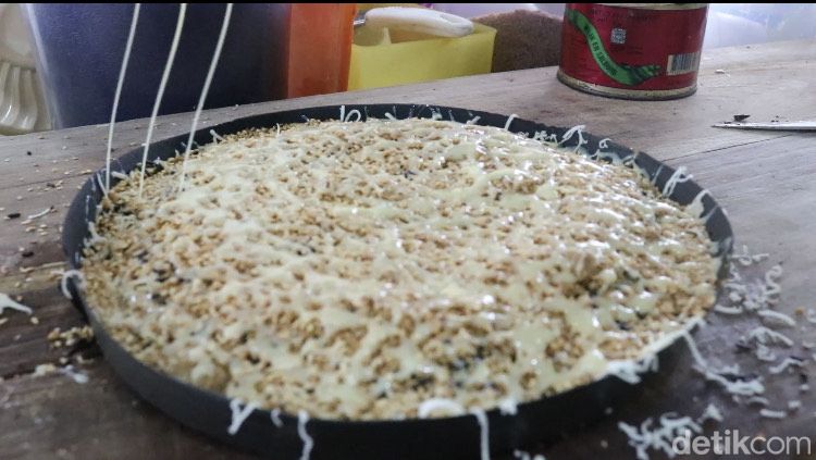 Menikmati manis legit martabak areng Bangka Belitung