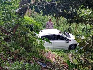 Sopir Ngantuk Semalaman Jaga Portal, Mobil Masuk Jurang di Karangasem