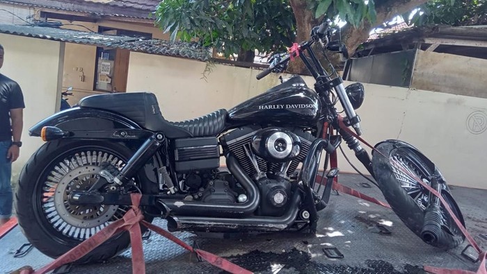 Moge yang terlibat kecelakaan dengan truk di Pandak, Kabupaten Bantul, diamankan Polres Bantul, Jumat (26/5/2023).