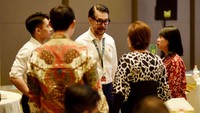 Hal ini juga sebagai bentuk apresiasi bagi seluruh mitra dan rekanan, mulai dari sub-distributor dan agen, modern retail, apotek-apotek serta toko obat dari seluruh Indonesia. Meccaya juga memperkenalkan Corporate Identity dan Positioning terbarunya sebagai perusahaan Farma Dermatologi dan Dermokosmetik, yang berfokus mengembangkan produk berkualitas untuk ragam permasalahan kulit masyarakat Indonesia dan Asia Tenggara