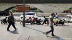 Duh... Jalur Sepeda Jalan Thamrin Jadi Tempat Parkir Ojol