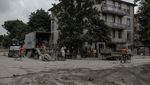 Pasca Banjir Bandang, Jalanan di Italia Penuh Lumpur