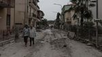 Pasca Banjir Bandang, Jalanan di Italia Penuh Lumpur
