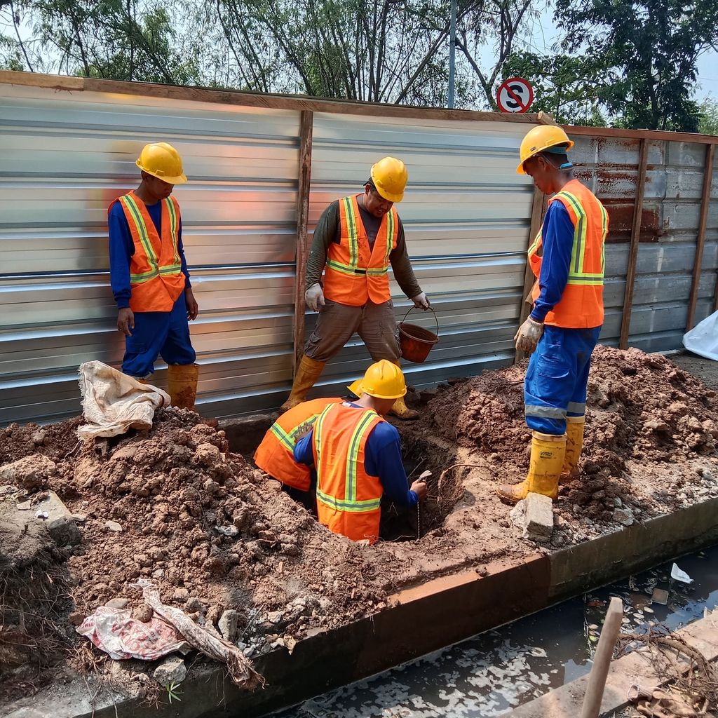 Pembuatan reservoir di Marunda, agar Rusun Marunda dan sekitarnya tidak lagi kesulitan air bersih. (Dok PAM Jaya)