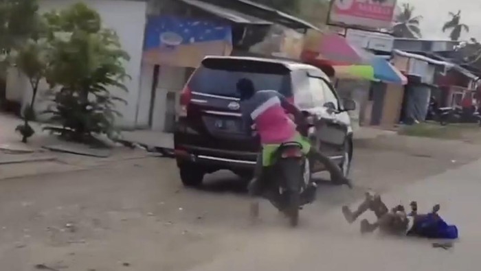 Pemotor mabuk di Sorong tabrak lansia hingga tewas.