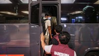 Karo Penmas Divhumas Polri Brigjen Ahmad Ramadhan mengatakan sebenarnya ada total 242 WNI menjadi korban. Namun dua di antaranya ditetapkan sebagai tersangka oleh kepolisian Filipina. 