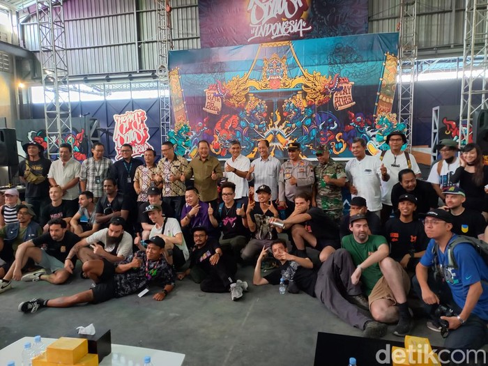 Peserta Meeting Of Styles (MOS) 2023 di Belazo Art Space Pabrik INDACO Karanganyar, Jumat (26/5/2023).