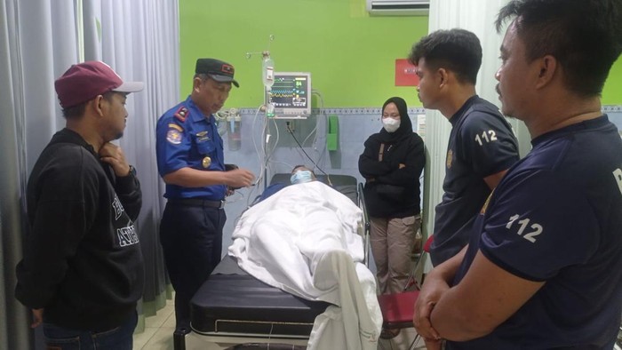 Petugas Damkar Bontang dirawat di rumah sakit usai digigit ular kobra.