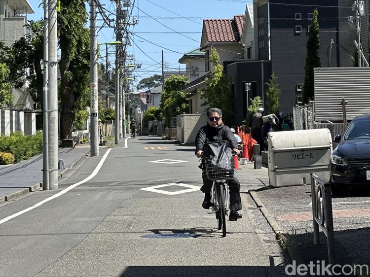 Potret Pergowesan di Jepang, Segitu Bugarnya Ngantor pun Naik Sepeda