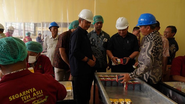 Potret peresmian Pabrik Pengemasan Teh Retail PTPN IVdi Simalungun