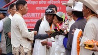 Dijuluki sebagai Manusia Everest Kami Rita mempertahankan gelarnya sebagai pendaki Gunung Everest terbanyak untuk ke-28 kalinya pada 23 Mei 2023. (Prabin Ranabhat/SOPA Images/LightRocket via Getty Images)  