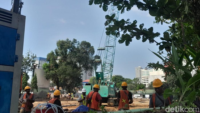 Proses revitalisasi Stadion Kebun Bunga di Jalan Candi Borobudur, Medan (Foto:  Nizar Aldi/detikSumut)