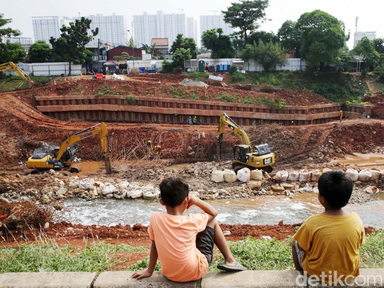 Dikebut, Begini Potret Terkini Proyek Sodetan Ciliwung