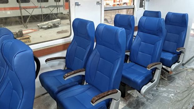 PT Kereta Api Indonesia (Persero) buka suara soal viral kursi baru kereta api (KA) kelas ekonomi yang sudah tak lagi tegak 90 derajat. Ilustrasi. (Dokumentasi KAI).