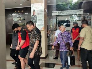 Resmi Dilimpahkan ke Jaksa, Mario Dandy dan Shane Pakai Rompi Tahanan Merah