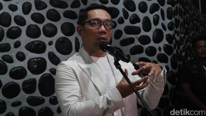 Ridwan Kamil dalam acara haul setahun Emeril Kahn Mumtadz (Eril) yang digelar di GOR Saparua, Kota Bandung, Jumat (26/5/2023).