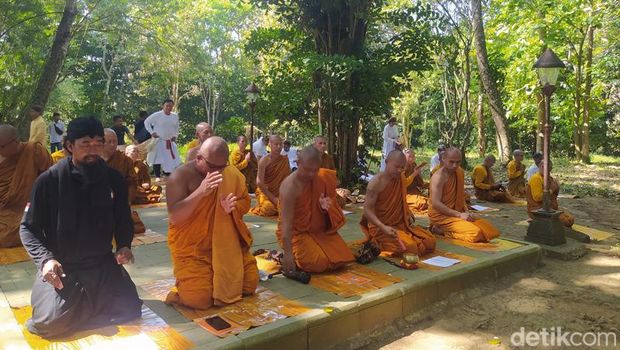 Ritual Dharmayatra Adi Buddha Puja memperingati Hari Candi Borobudur, Jumat (26/5/2023),