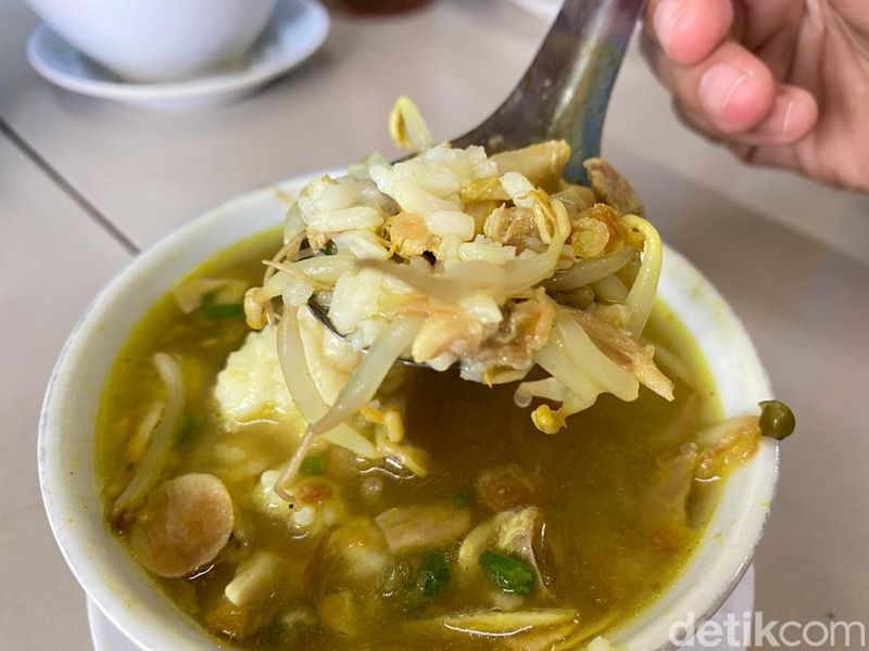 Sarapan Soto Kudus Legendaris Dalam Mangkuk Mungil di Jantung Jakarta