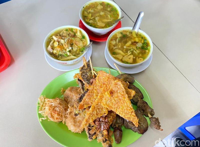 Sarapan Soto Kudus Legendaris Dalam Mangkuk Mungil di Jantung Jakarta