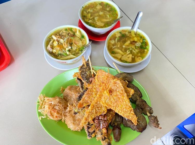 Sarapan Soto Kudus Legendaris Dalam Mangkuk Mungil di Jantung Jakarta