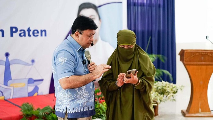 Staf Khusus (Stafsus) Menkumham Bidang Transformasi Digital Fajar BS Lase melakukan sosialisasi kekayaan intelektual di Pelalawan, Riau, Selasa (23/5/2023).