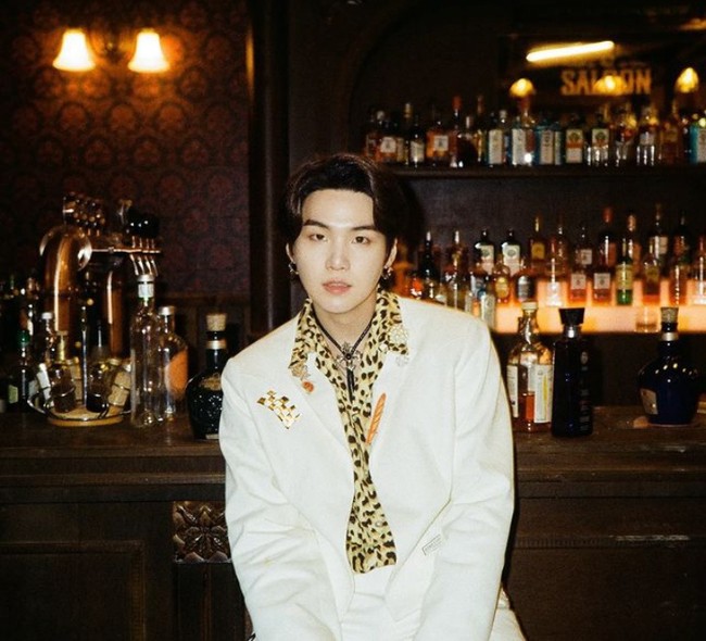 Suga menjadi satu-satunya personel grup KPop BTS yang melaksanakan wajib militer sebagai pekerja sosial. Dia akan dibebastugaskan pada 21 Juni 2025. Foto: Instagram/agustd