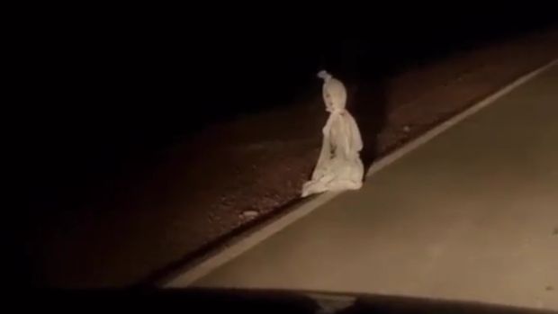 Tangkapan layar prank pocong viral di Kecamatan Nongsa, Kota Batam. (Foto: Istimewa)
