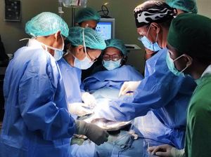 Bayi di Kupang Lemah Seusai Operasi Janin di Dalam Perutnya