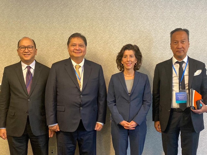 Airlangga Sebut RI Siap Pasok Baterai Kendaraan Listrik ke Amerika