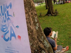 Membaca di Ruang Publik: Perang Kecil Melawan Mesin-Mesin