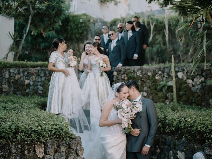 enzy storia Resepsi pernikahan Enzy Storia di Bali.