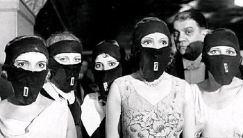 Peserta Kontes Kecantikan Miss Beautiful Eyes, Paris, 1930 Foto: Boredpanda