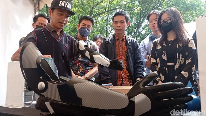 Institut Teknologi Bandung (ITB) bekerja sama dengan TEDx menggelar acara TEDxITB yang digelar di Balai Kota Bandung, Sabtu (27/5/2023).