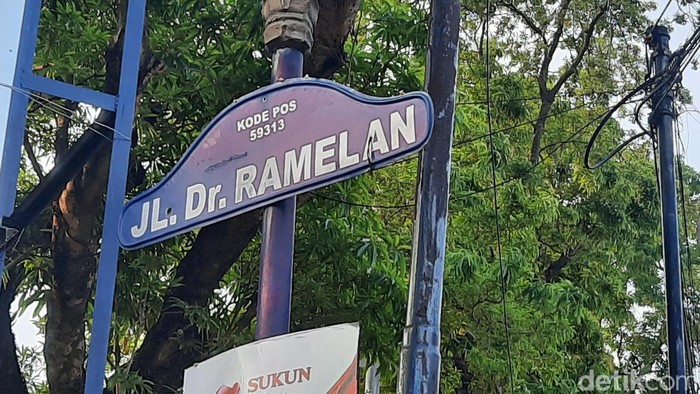 Jalan Dr Ramelan Kudus.