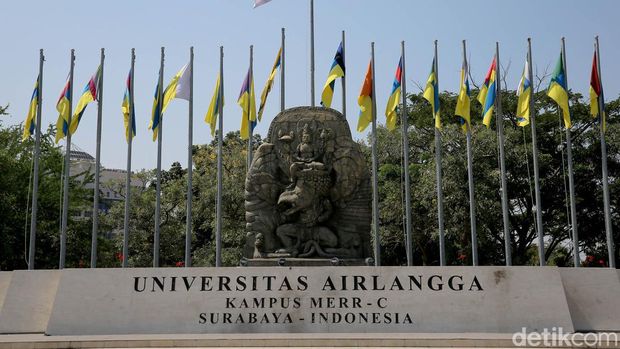 Potret Gedung-gedung Kampus dan Logo Universitas Airlangga (UNAIR) Surabaya, Jawa Timur.