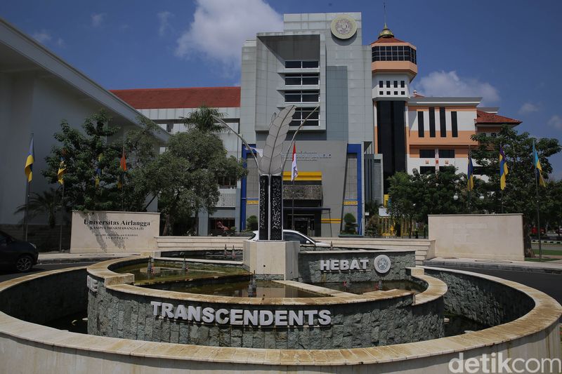 Potret Gedung-gedung Kampus Universitas Airlangga (UNAIR) Surabaya, Jawa Timur.