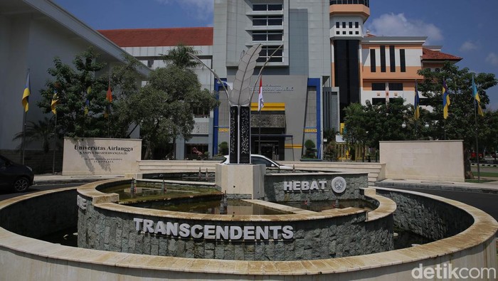 Potret Gedung-gedung Kampus Universitas Airlangga (UNAIR) Surabaya, Jawa Timur.