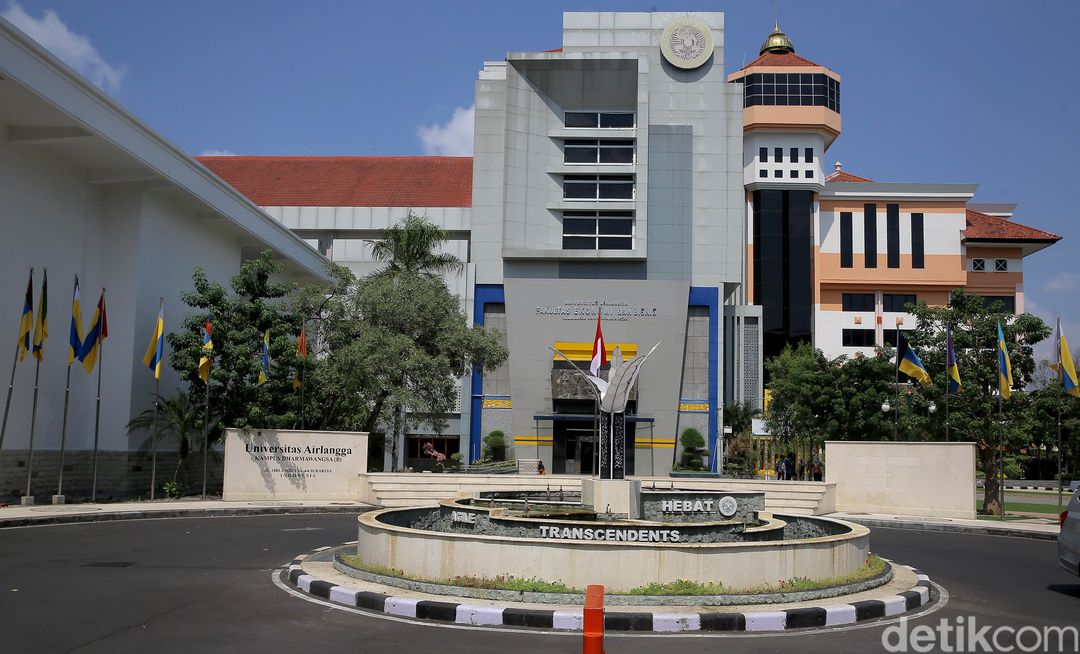 Potret Gedung-gedung Kampus Universitas Airlangga (UNAIR) Surabaya, Jawa Timur.