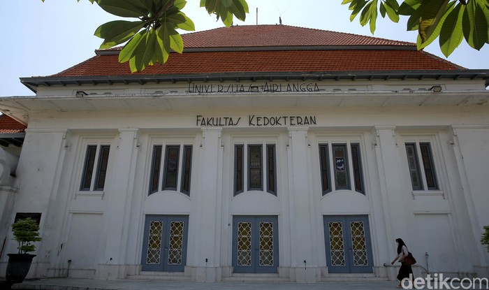 Potret Gedung-gedung Kampus Universitas Airlangga (UNAIR) Surabaya, Jawa Timur.