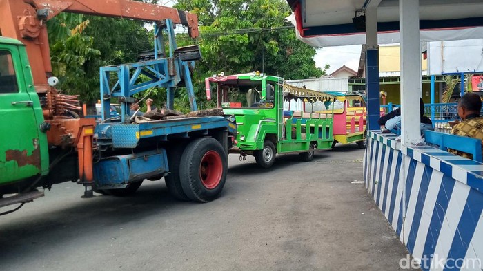 Kereta kelinci yang terguling di Bayat diamankan di mako Satlantas Polres Klaten, Sabtu (27/5/2023).