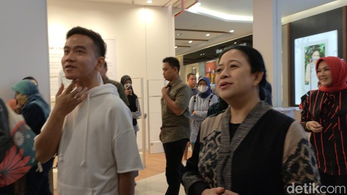 Ketua DPR Puan Maharani dan Wali Kota Solo Gibran Rakabuming Raka di Mal Solo Paragon, Sabtu (27/5/2023).