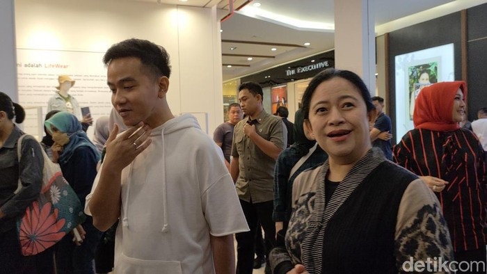 Ketua DPR Puan Maharani dan Wali Kota Solo Gibran Rakabuming Raka di Mal Solo Paragon, Sabtu (27/5/2023).