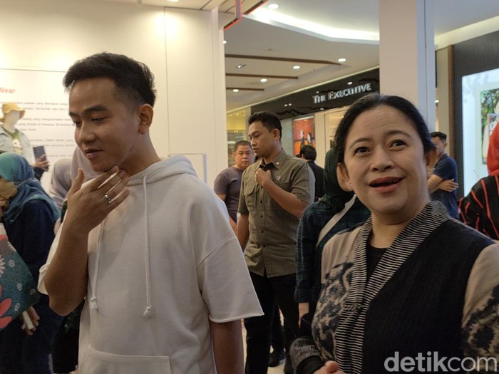 Ketua DPR Puan Maharani dan Wali Kota Solo Gibran Rakabuming Raka di Mal Solo Paragon, Sabtu (27/5/2023).