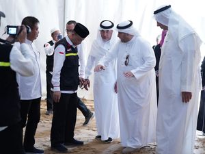 Fasilitas Arafah-Mina: Tenda Mulai Dipasang-Dilengkapi Toilet Ramah Lansia