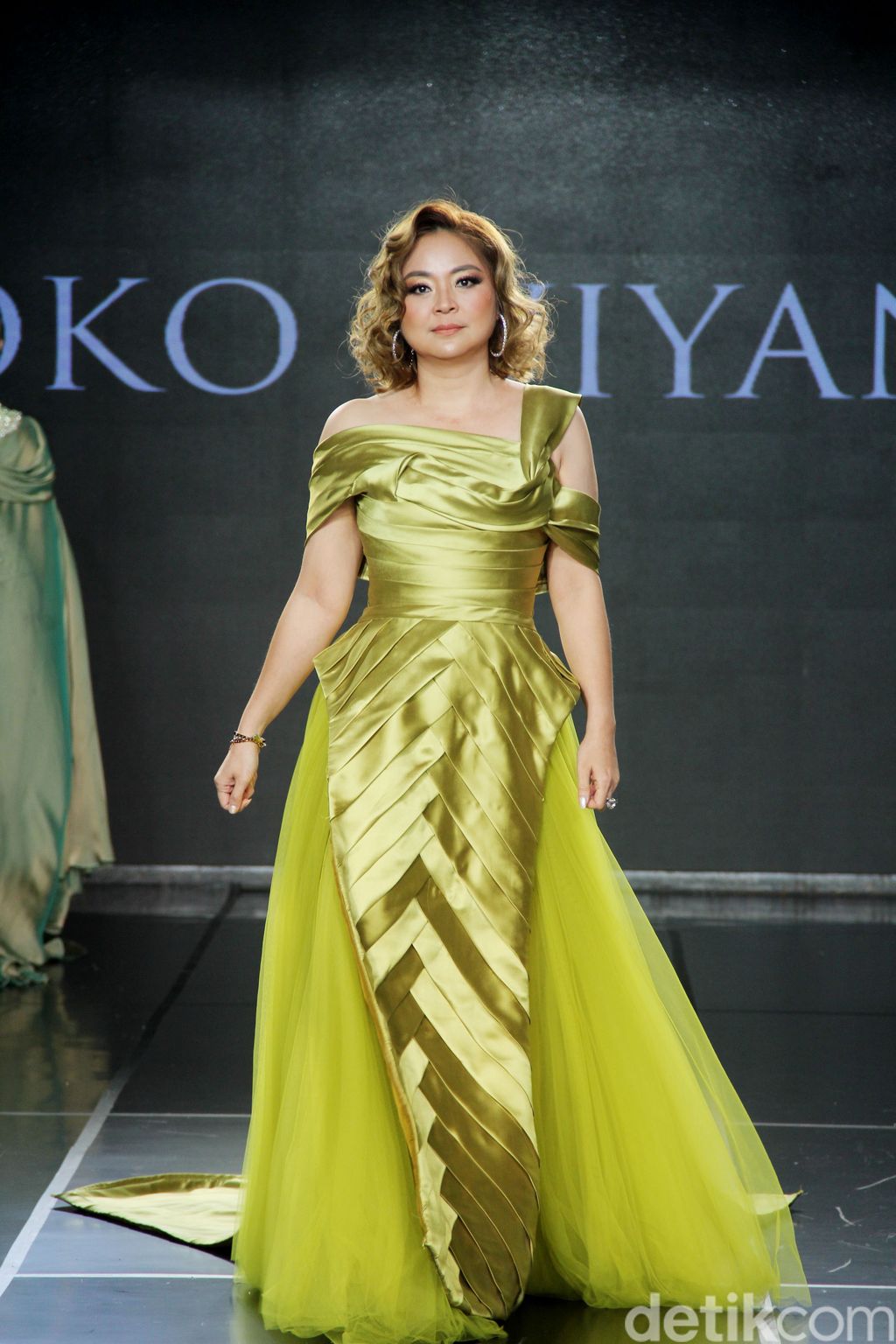 Koleksi Soko Wiyanto di acara Wedding Fair. Koleksi Soko Wiyanto di acara Wedding Fair. The St. Regist, Jakarta.